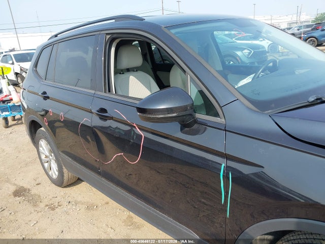 Продажа на аукционе авто 2018 Volkswagen Tiguan 2.0t S, vin: 3VV0B7AX2JM091089, номер лота: 45646122
