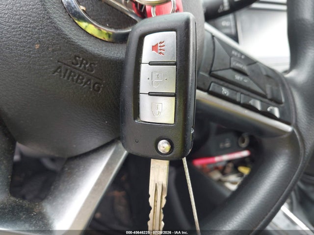 JN1BJ1CR4KW620696 Nissan Rogue Sport S