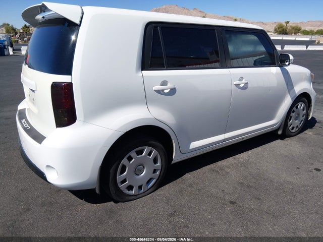 JTLZE4FE3FJ070702 Scion XB
