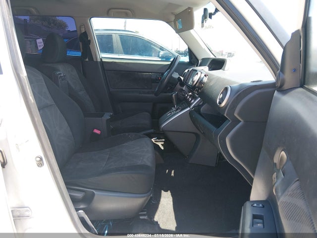 JTLZE4FE3FJ070702 Scion XB