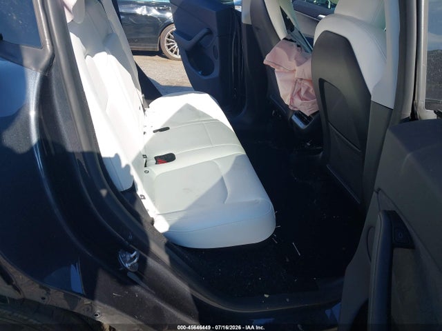 Tesla Model Y Long Range Dual Motor All-wheel Drive 2025 7SAYGDEE8SA339538 Image 8