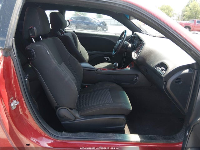 45646569 :رقم المزاد ، 2C3CDZAG5GH256582 vin ، 2016 Dodge Challenger Sxt مزاد بيع