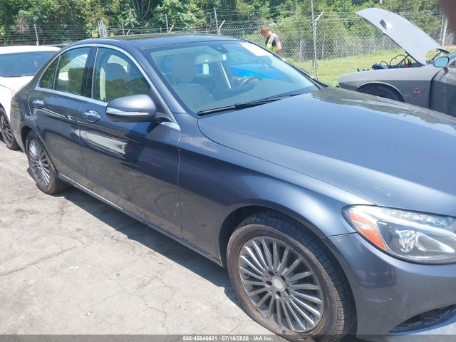45646601 :رقم المزاد ، 55SWF4KB1FU038358 vin ، 2015 Mercedes-benz C 300 Luxury 4matic مزاد بيع