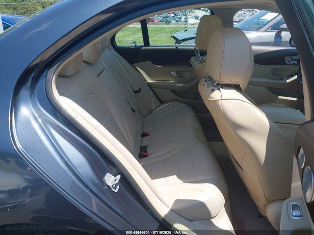 45646601 :رقم المزاد ، 55SWF4KB1FU038358 vin ، 2015 Mercedes-benz C 300 Luxury 4matic مزاد بيع