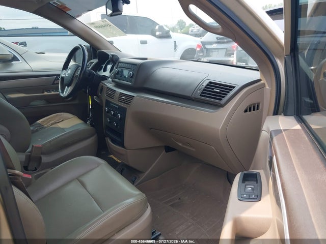 2011 Volkswagen Routan Se მანქანა იყიდება აუქციონზე, vin: 2V4RW3DG0BR766811, აუქციონის ნომერი: 45646609