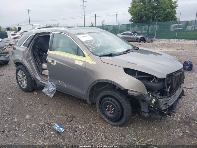 45646610 :رقم المزاد ، 1GYKNBRS9HZ264121 vin ، 2017 Cadillac Xt5 Luxury مزاد بيع