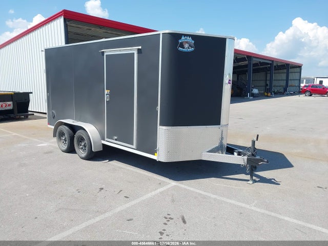 R And M Enclosed Trailer 2025 55ZR1EB27S1013236 main image