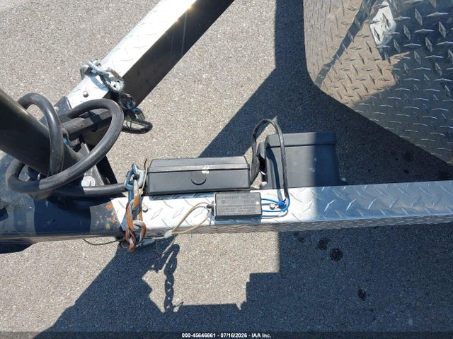 R And M Enclosed Trailer 2025 55ZR1EB27S1013236 Image 7