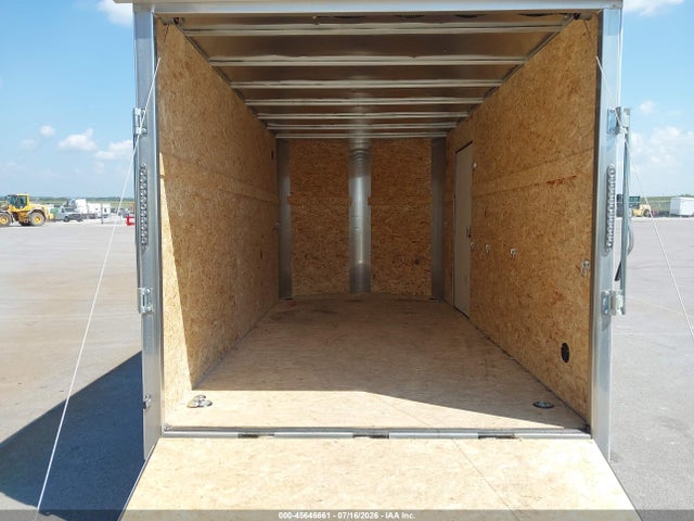 R And M Enclosed Trailer 2025 55ZR1EB27S1013236 Image 8