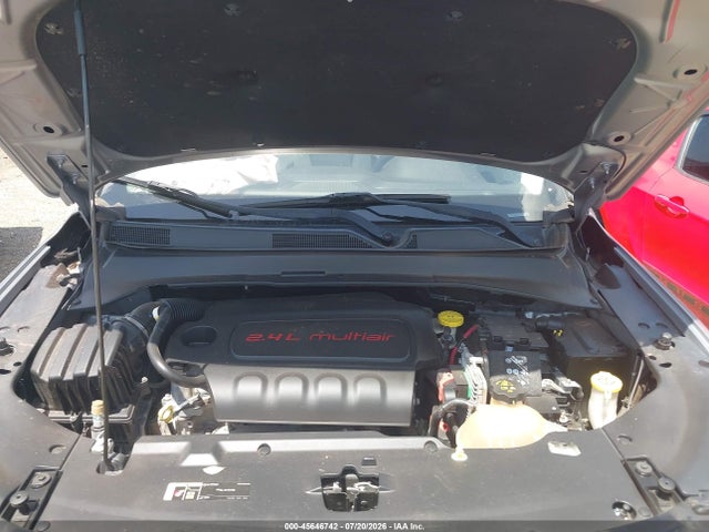 45646742 :رقم المزاد ، 3C4NJDBB3JT161150 vin ، 2018 Jeep Compass Latitude 4x4 مزاد بيع