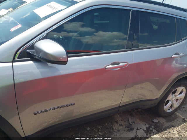 45646742 :رقم المزاد ، 3C4NJDBB3JT161150 vin ، 2018 Jeep Compass Latitude 4x4 مزاد بيع