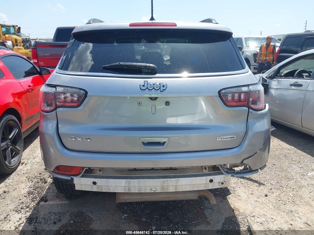45646742 :رقم المزاد ، 3C4NJDBB3JT161150 vin ، 2018 Jeep Compass Latitude 4x4 مزاد بيع