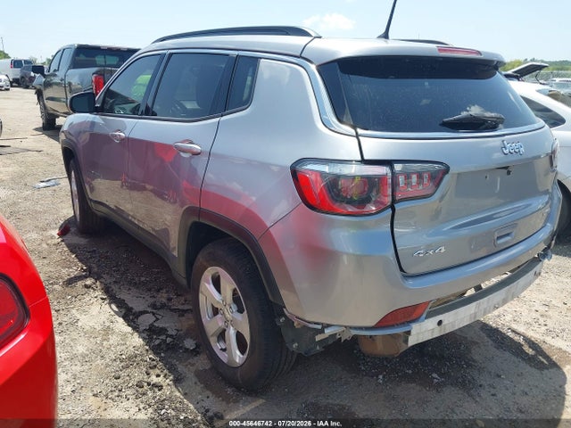 45646742 :رقم المزاد ، 3C4NJDBB3JT161150 vin ، 2018 Jeep Compass Latitude 4x4 مزاد بيع