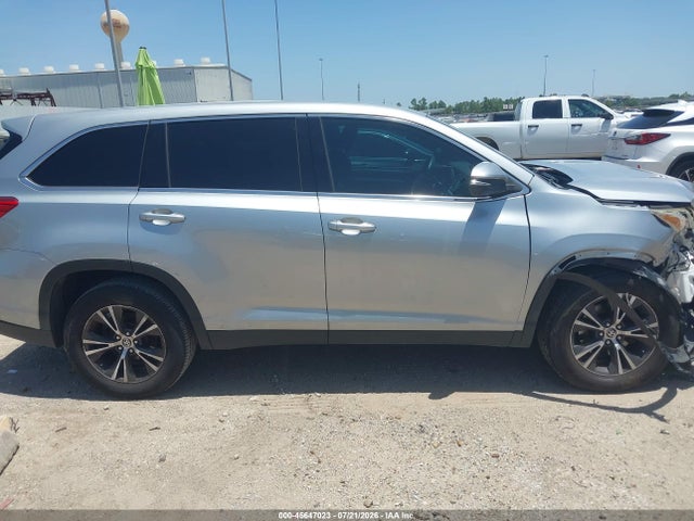 Toyota Highlander Le 2019 5TDZARFH3KS060568 Image 14