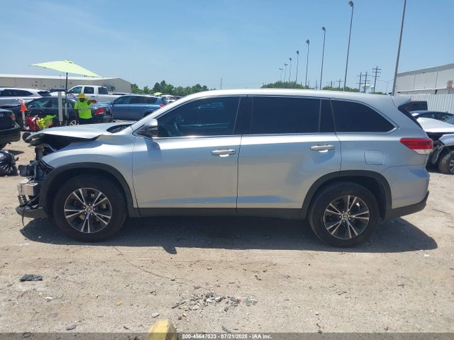 Toyota Highlander Le 2019 5TDZARFH3KS060568 Image 15
