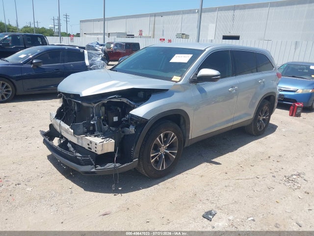 Toyota Highlander Le 2019 5TDZARFH3KS060568 Image 2