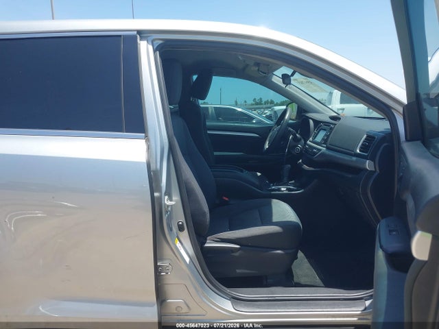 Toyota Highlander Le 2019 5TDZARFH3KS060568 Image 5
