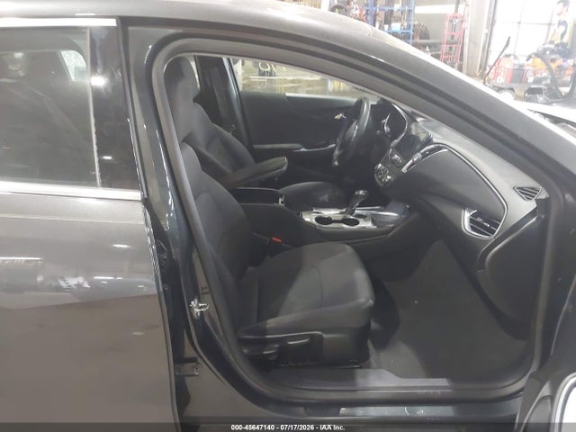 1G1ZD5ST0JF103457 Chevrolet MALIBU LT