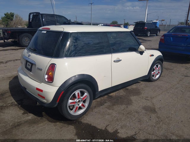 2006 Mini Cooper მანქანა იყიდება აუქციონზე, vin: WMWRC33596TK70548, აუქციონის ნომერი: 45647147