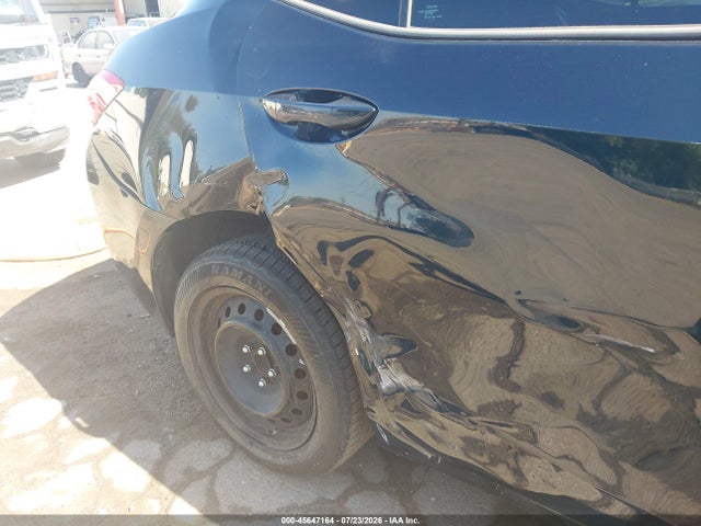 5YFBURHE2KP890172 Toyota COROLLA LE