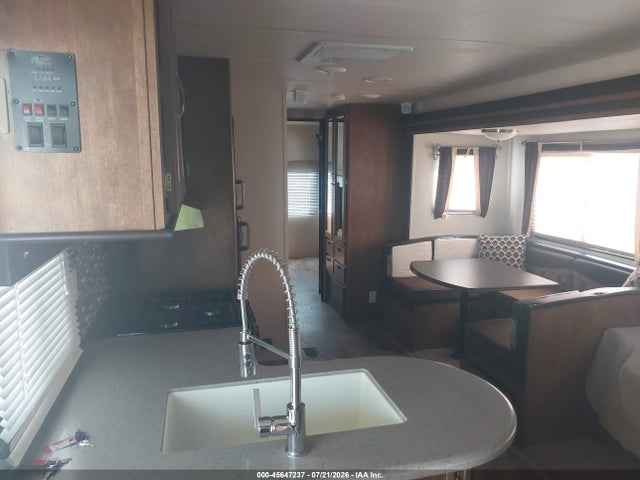 Wildwood Other 2018 4X4TWDH21J8803390 Image 8