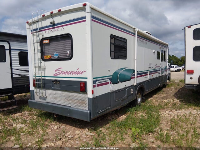 45647250 :رقم المزاد ، 3FCMF53G9TJA00717 vin ، 1996 Ford F530 Super Duty مزاد بيع