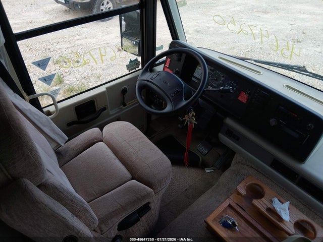 45647250 :رقم المزاد ، 3FCMF53G9TJA00717 vin ، 1996 Ford F530 Super Duty مزاد بيع
