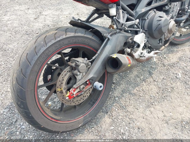 Yamaha FZ09 2014 JYARN33E4EA001053 Image 15