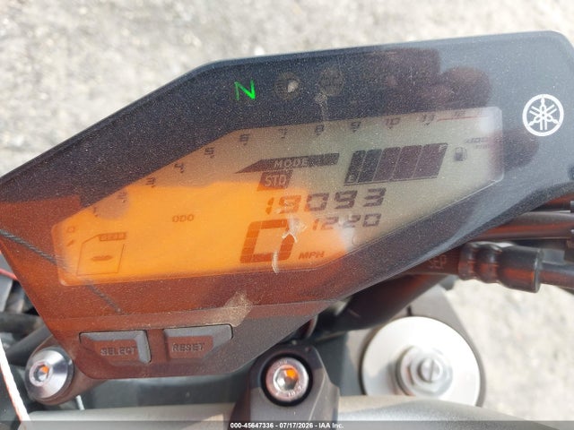Yamaha FZ09 2014 JYARN33E4EA001053 Image 7