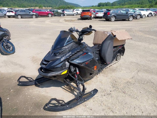 Ski-Doo Renegade 900x 2024 2BPSDARJ7RV000232 Image 2