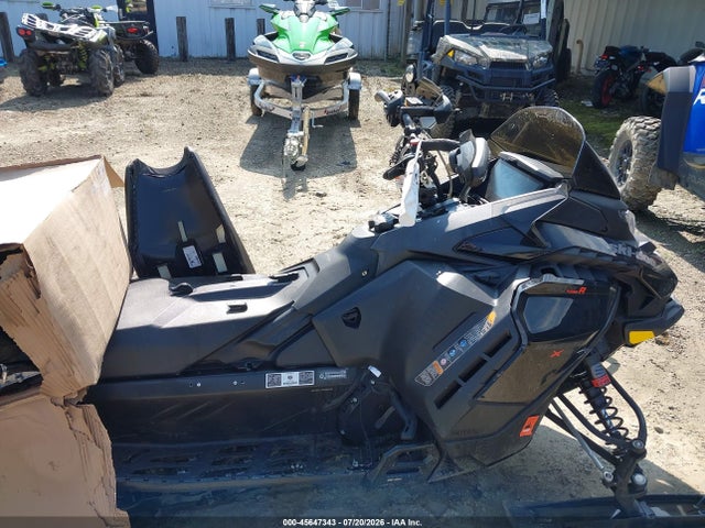 Ski-Doo Renegade 900x 2024 2BPSDARJ7RV000232 Image 5
