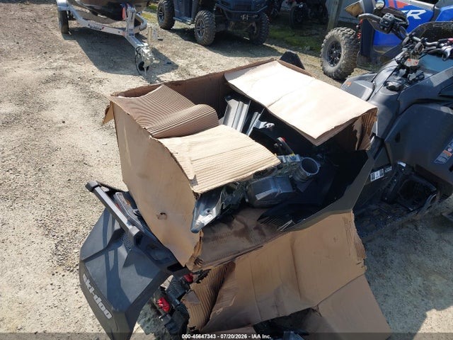 Ski-Doo Renegade 900x 2024 2BPSDARJ7RV000232 Image 8