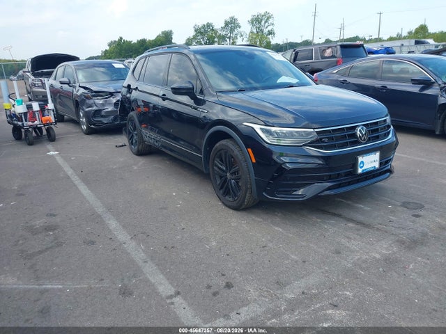 2022 Volkswagen Tiguan 2.0t Se R-line Black მანქანა იყიდება აუქციონზე, vin: 3VV8B7AX7NM028949, აუქციონის ნომერი: 45647357