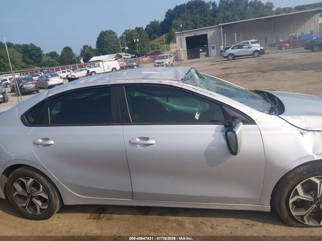 45647431 :رقم المزاد ، 3KPF24AD3LE255606 vin ، 2020 Kia Forte Lxs مزاد بيع