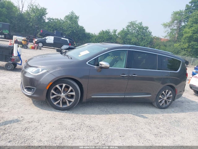 2018 Chrysler Pacifica Limited მანქანა იყიდება აუქციონზე, vin: 2C4RC1GG4JR186480, აუქციონის ნომერი: 45647519