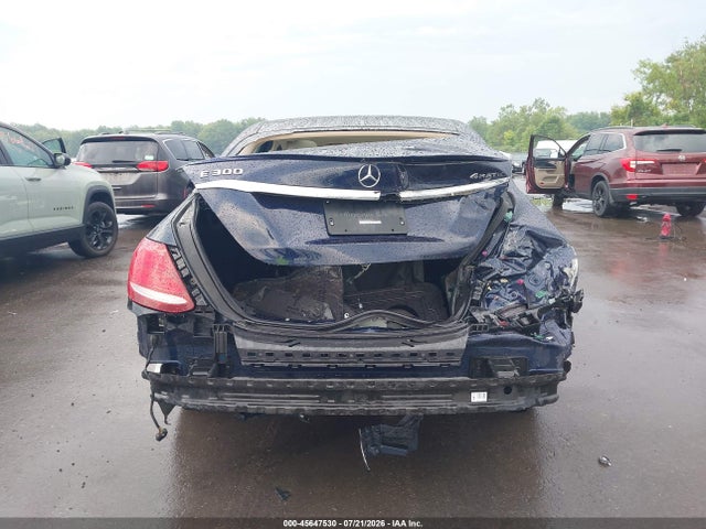 45647530 :رقم المزاد ، WDDZF4KB2JA399412 vin ، 2018 Mercedes-benz E 300 4matic مزاد بيع