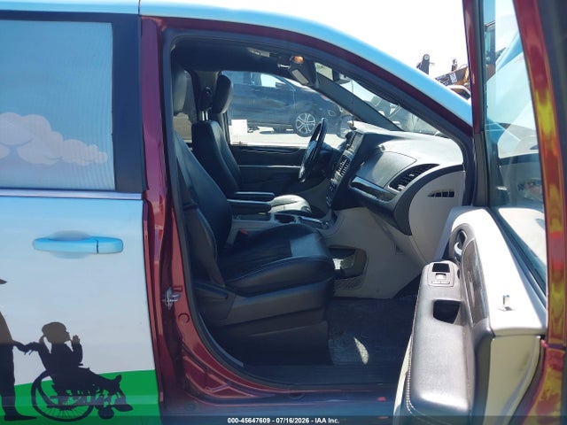 2019 2C4RDGCGXKR689714 main image