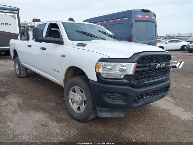 45647651 :رقم المزاد ، 3C6UR5HJ0NG155322 vin ، 2022 Ram 2500 Tradesman  4x4 8' Box مزاد بيع
