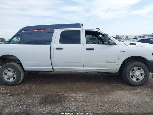 45647651 :رقم المزاد ، 3C6UR5HJ0NG155322 vin ، 2022 Ram 2500 Tradesman  4x4 8' Box مزاد بيع