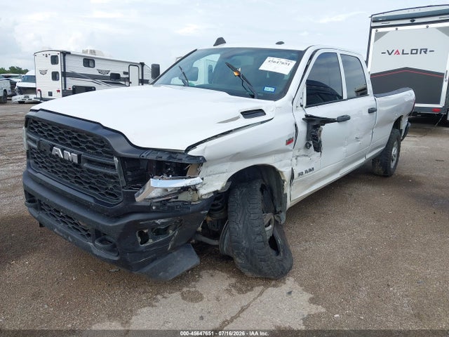 45647651 :رقم المزاد ، 3C6UR5HJ0NG155322 vin ، 2022 Ram 2500 Tradesman  4x4 8' Box مزاد بيع