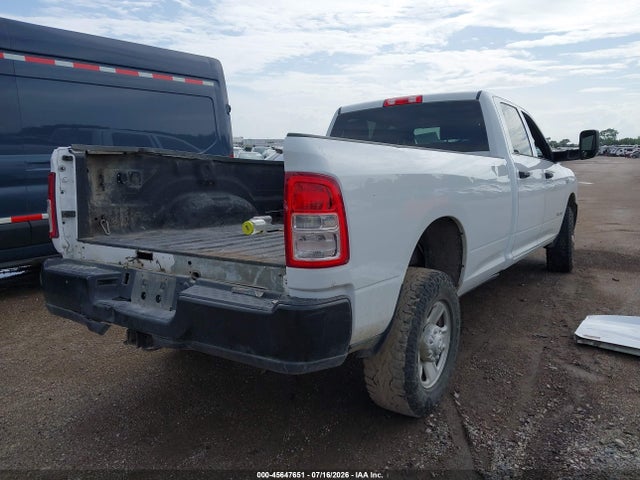 45647651 :رقم المزاد ، 3C6UR5HJ0NG155322 vin ، 2022 Ram 2500 Tradesman  4x4 8' Box مزاد بيع