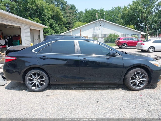 45647695 :رقم المزاد ، 4T1BF1FK1FU003685 vin ، 2015 Toyota Camry Xse مزاد بيع
