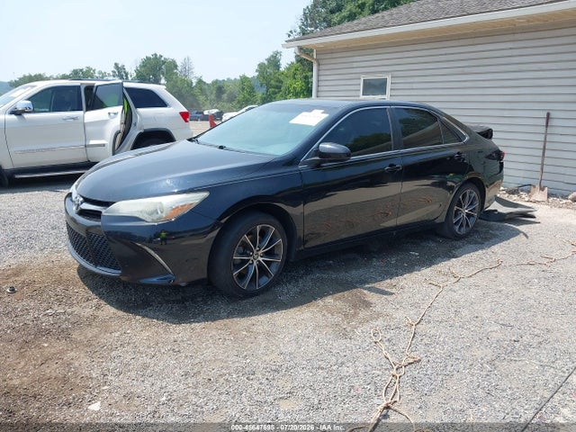 45647695 :رقم المزاد ، 4T1BF1FK1FU003685 vin ، 2015 Toyota Camry Xse مزاد بيع