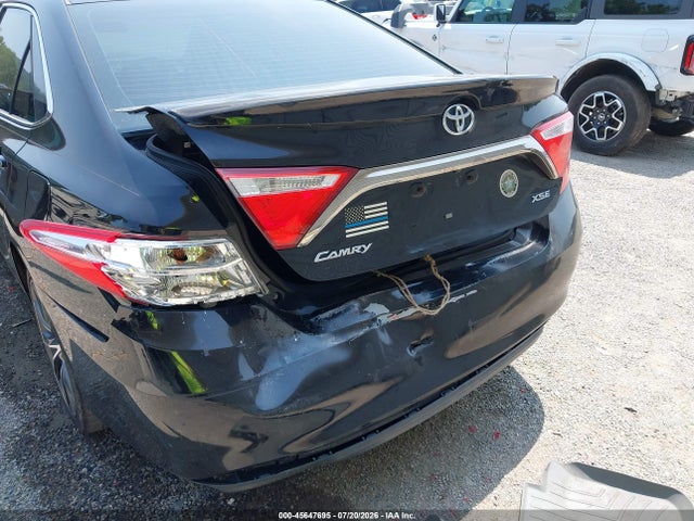 45647695 :رقم المزاد ، 4T1BF1FK1FU003685 vin ، 2015 Toyota Camry Xse مزاد بيع