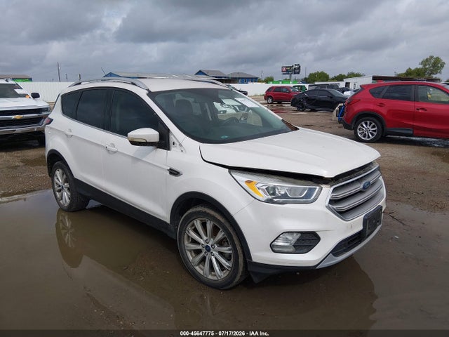 45647775 :رقم المزاد ، 1FMCU0JD8HUD75864 vin ، 2017 Ford Escape Titanium مزاد بيع