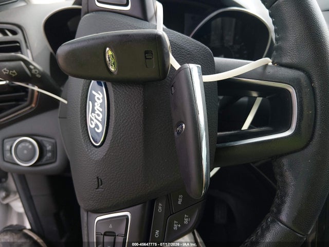 45647775 :رقم المزاد ، 1FMCU0JD8HUD75864 vin ، 2017 Ford Escape Titanium مزاد بيع