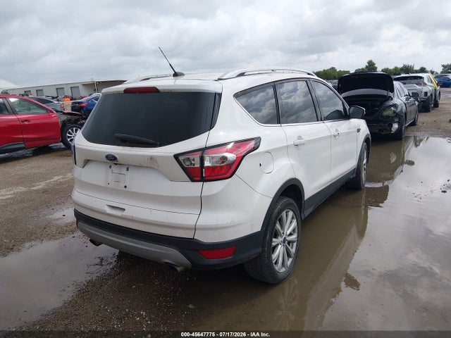 45647775 :رقم المزاد ، 1FMCU0JD8HUD75864 vin ، 2017 Ford Escape Titanium مزاد بيع