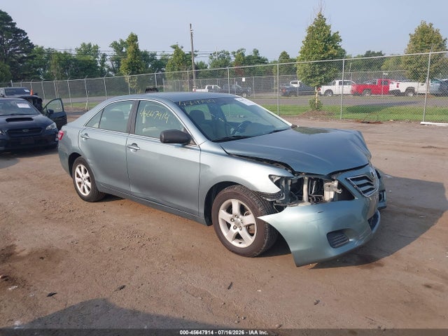 45647914 :رقم المزاد ، 4T1BF3EK4BU593257 vin ، 2011 Toyota Camry Le مزاد بيع