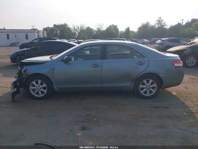 45647914 :رقم المزاد ، 4T1BF3EK4BU593257 vin ، 2011 Toyota Camry Le مزاد بيع