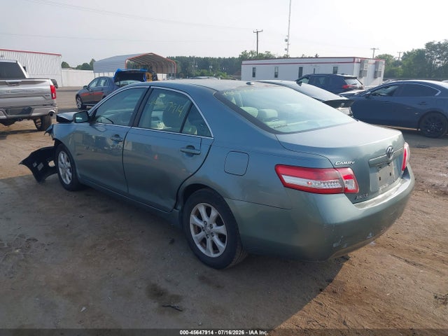 45647914 :رقم المزاد ، 4T1BF3EK4BU593257 vin ، 2011 Toyota Camry Le مزاد بيع